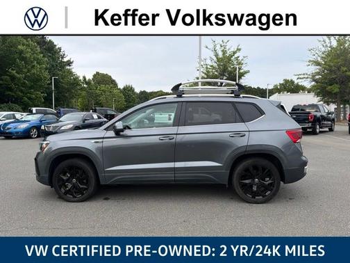 Platinum Gray Metallic 2022 Volkswagen Taos 1.5T SE
