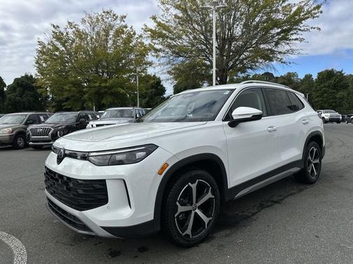 Pure White 2025 Volkswagen Tiguan 2.0T SE