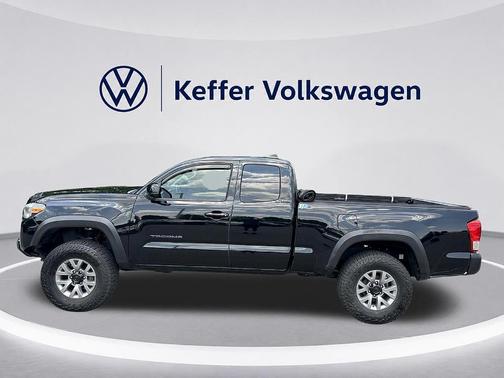 Black 2017 Toyota Tacoma SR5
