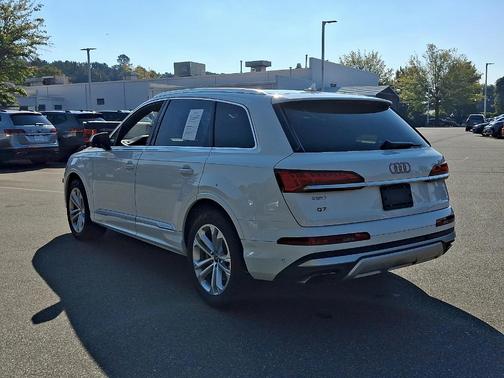 Carrara White 2025 Audi Q7 55 Premium Plus