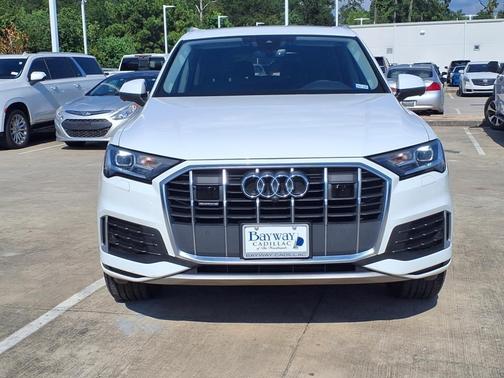 2022 Audi Q7 45 Premium Plus