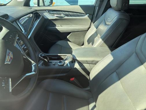 2025 Cadillac XT6 Premium Luxury FWD