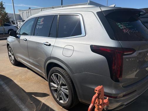 2025 Cadillac XT6 Premium Luxury FWD