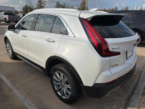 2023 Cadillac XT4 Premium Luxury