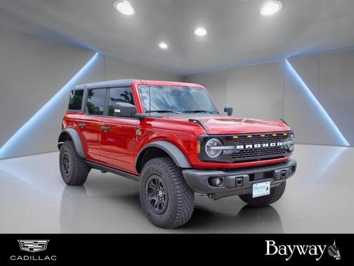 Hot Pepper Red Metallic Tinted Clearcoat 2023 Ford Bronco Wildtrak