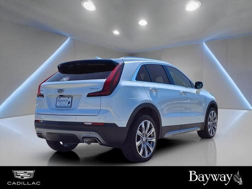 2022 Cadillac XT4 Premium Luxury