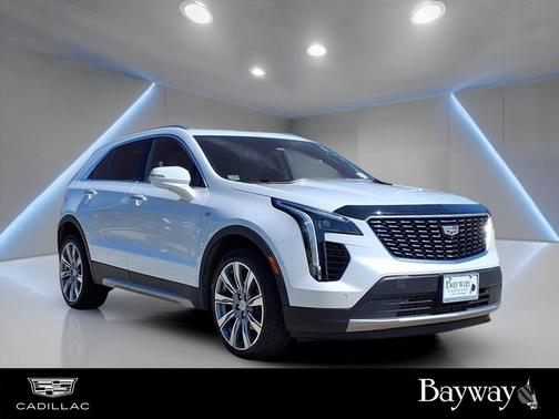 2022 Cadillac XT4 Premium Luxury