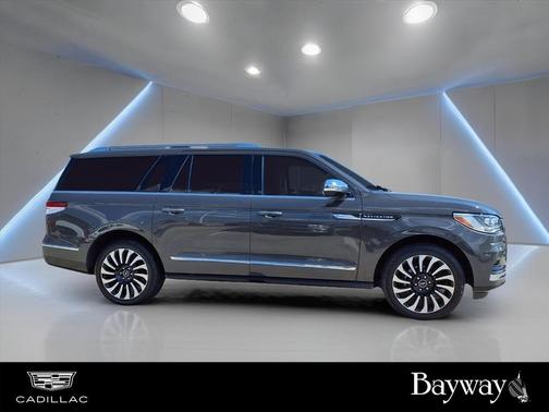 2022 Lincoln Navigator L Black Label
