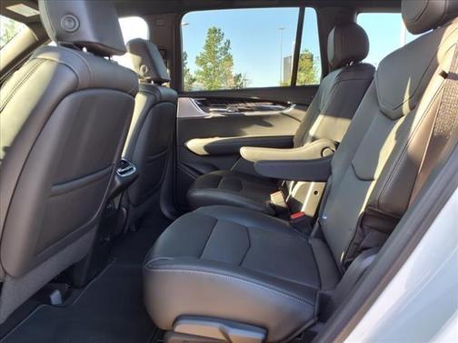 2025 Cadillac XT6 Premium Luxury FWD