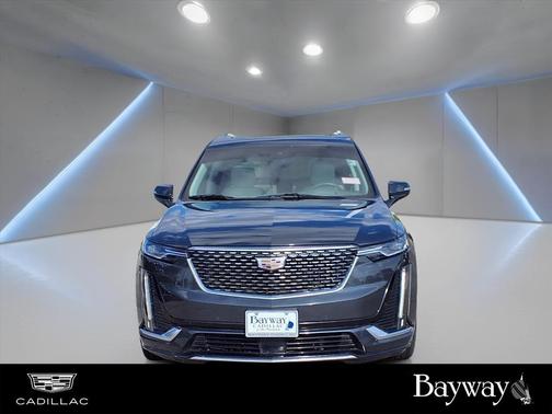 2022 Cadillac XT6 Premium Luxury FWD