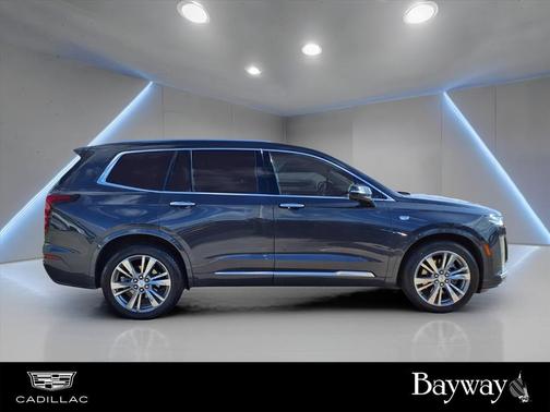 2022 Cadillac XT6 Premium Luxury FWD