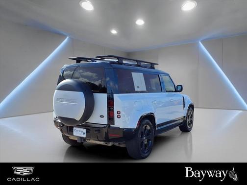 2022 Land Rover Defender 110 X-Dynamic SE