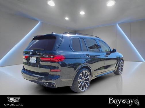2021 BMW X7 M50i
