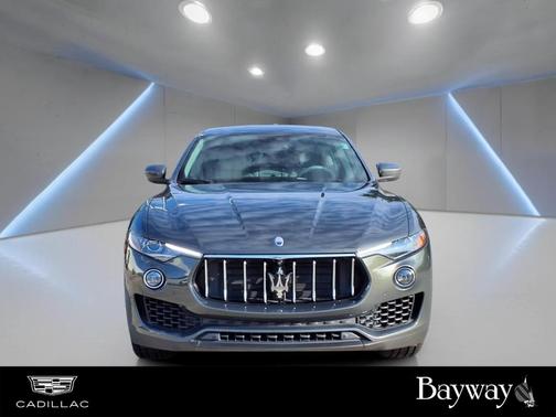 Grigio 2018 Maserati Levante Base