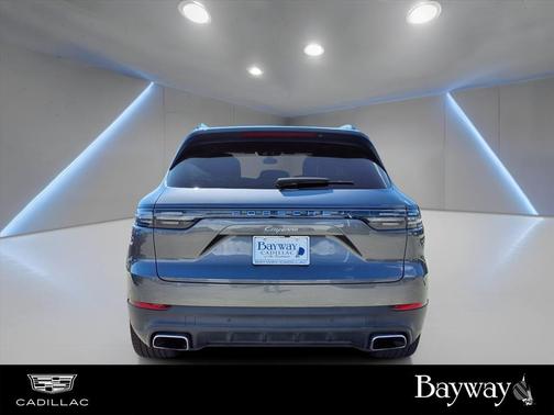 2022 Porsche Cayenne Base