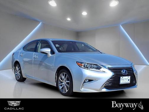 2016 Lexus ES 300h Base