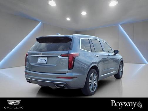 2022 Cadillac XT6 Premium Luxury FWD