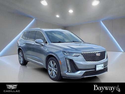 2022 Cadillac XT6 Premium Luxury FWD