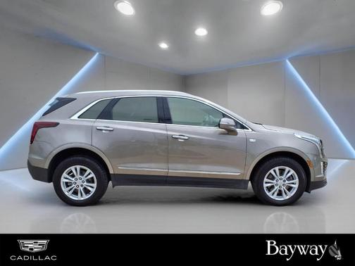 Latte 2023 Cadillac XT5 Luxury