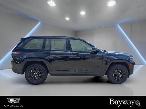 2024 Jeep Grand Cherokee Laredo