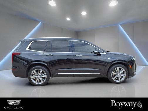 2022 Cadillac XT6 Premium Luxury FWD