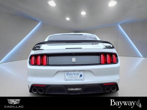 2016 Ford Shelby GT350 Base