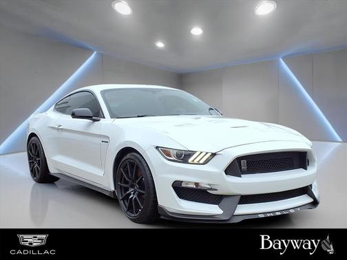 2016 Ford Shelby GT350 Base