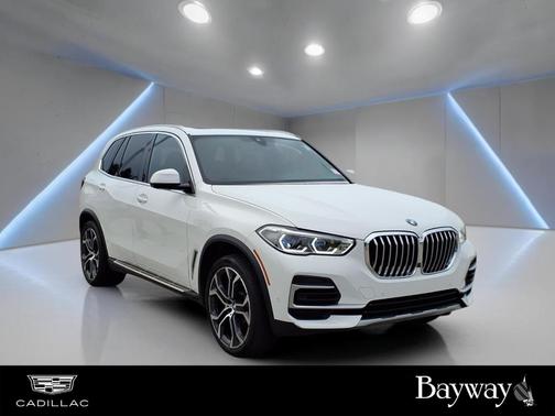 Alpine White 2023 BMW X5 sDrive40i