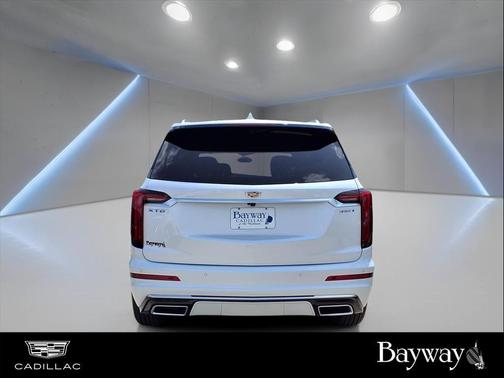 Crystal White Tri-Coat 2025 Cadillac XT6 Luxury FWD