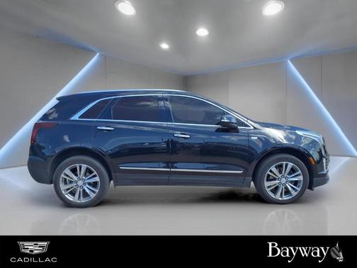 Stellar Black Metallic 2022 Cadillac XT5 Premium Luxury