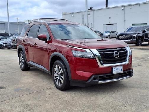 2023 Nissan Pathfinder SL