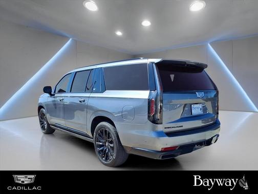 2022 Cadillac Escalade ESV Sport