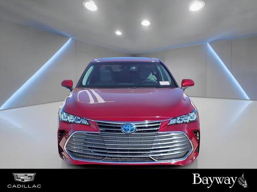2022 Toyota Avalon Hybrid XLE