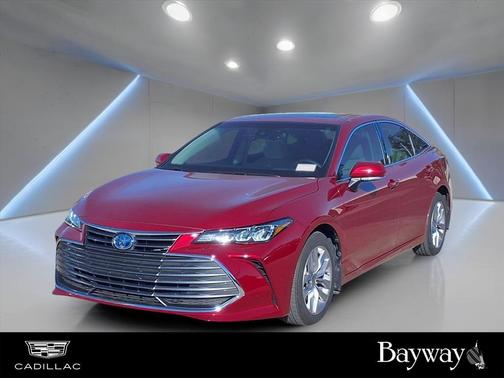 2022 Toyota Avalon Hybrid XLE