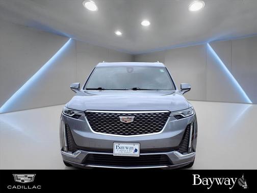2022 Cadillac XT6 Luxury FWD