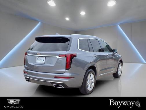 2022 Cadillac XT6 Luxury FWD