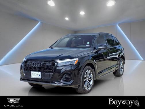 Mythos Black Metallic 2025 Audi Q7 45 Premium Plus