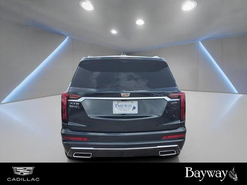 2025 Cadillac XT6 Premium Luxury FWD