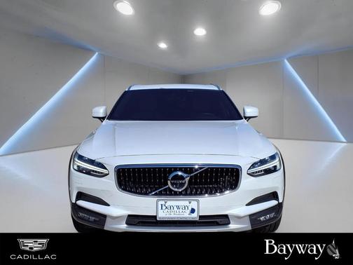 2018 Volvo V90 Cross Country T5