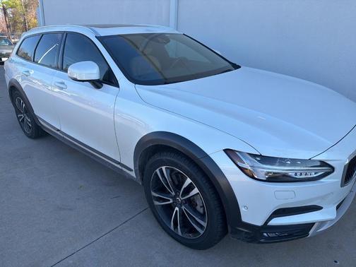 2018 Volvo V90 Cross Country T5