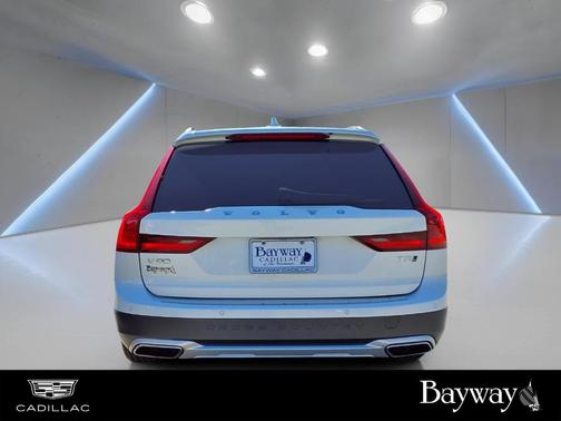 2018 Volvo V90 Cross Country T5