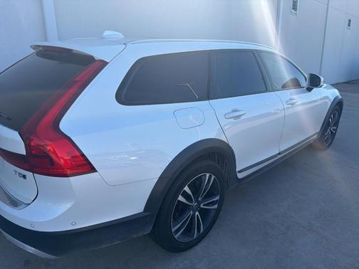2018 Volvo V90 Cross Country T5