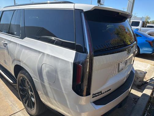 2023 Cadillac Escalade ESV Sport