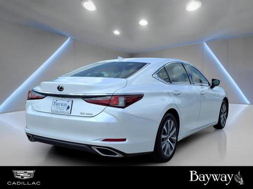 Ultra White 2019 Lexus ES 350 Luxury