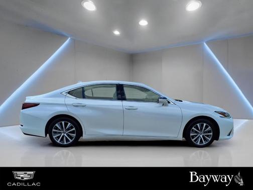 Ultra White 2019 Lexus ES 350 Luxury