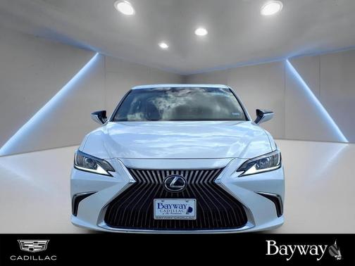 Ultra White 2019 Lexus ES 350 Luxury