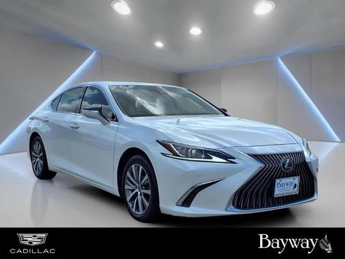 Ultra White 2019 Lexus ES 350 Luxury