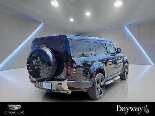 2023 Land Rover Defender X-Dynamic SE