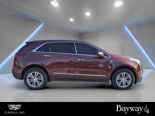 2022 Cadillac XT5 Premium Luxury