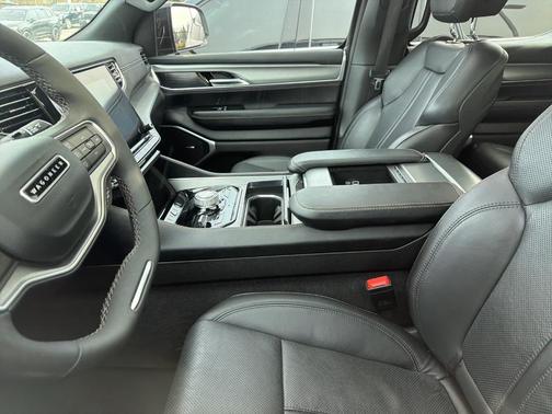 2023 Jeep Wagoneer Series II